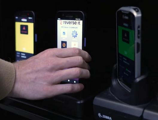 Mobiele hardware terug in cradle zetten