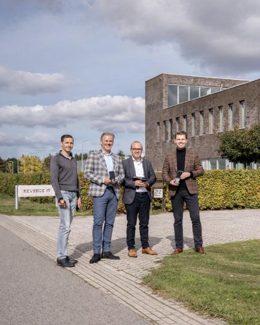 Partnership between DNA Services and Reverse IT